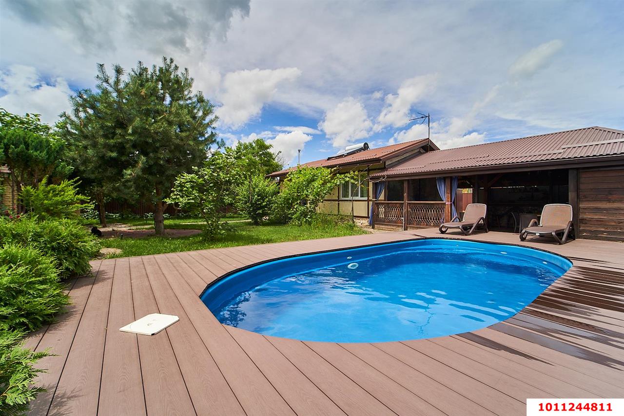 Фото №1: Дом 212 м² + 12 сот. - Знаменский, Карасунский внутригородской округ, ул. Приветная, 6