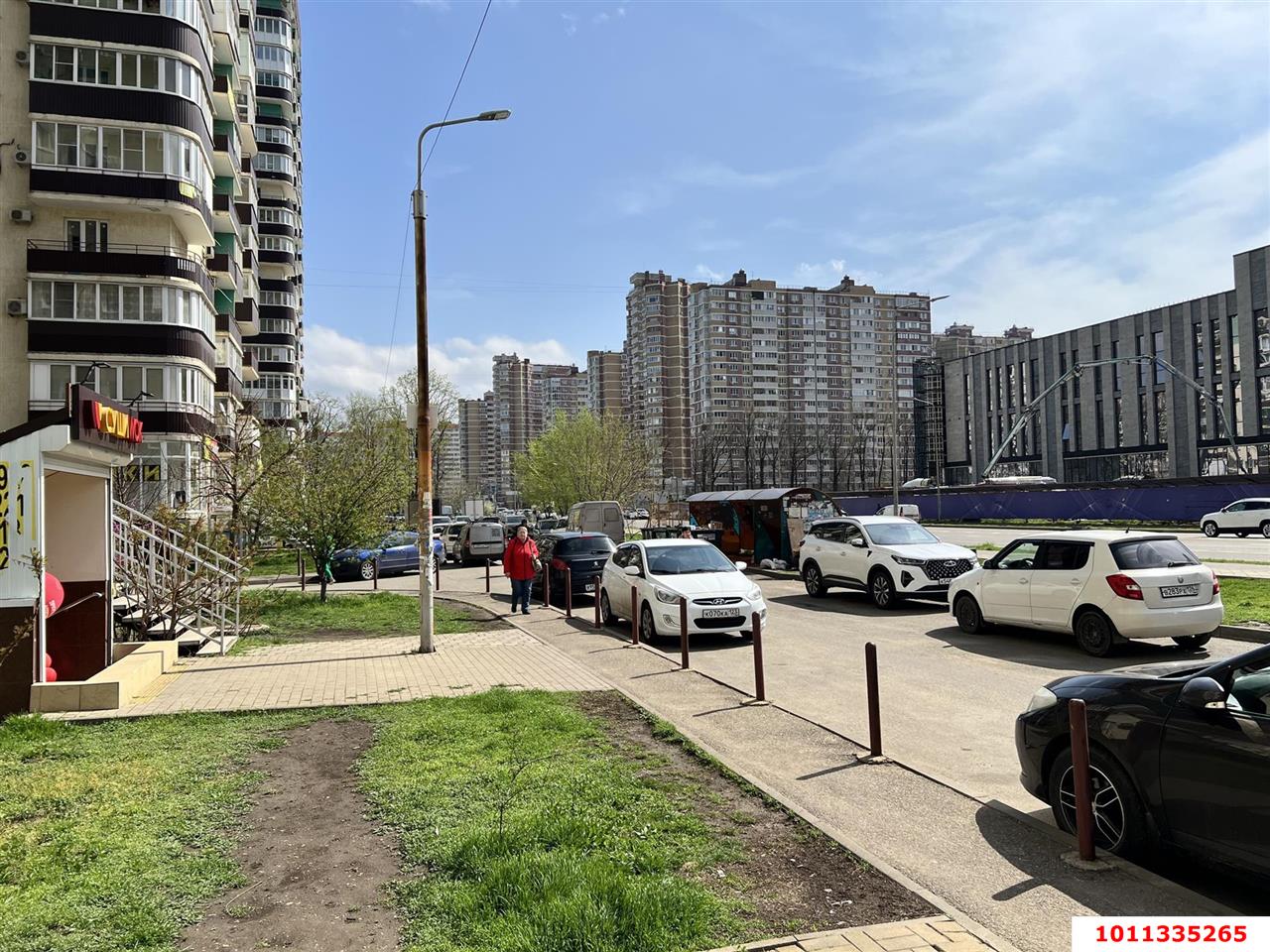 Фото №2: Торговое помещение 114 м² - Краснодар, жилой комплекс Возрождение, ул. имени 40-летия Победы, 125
