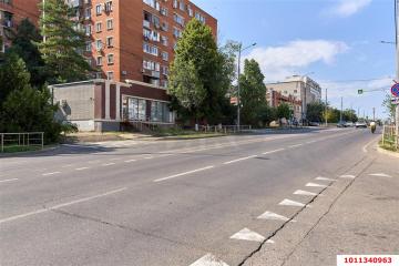 Фото №1: Торговое помещение <span class="whitespace-nowrap">99 м²</span>, <span class="whitespace-nowrap">1/9 эт.</span> - Краснодар, мкр. Краевая Клиническая Больница, ул. Восточно-Кругликовская, 47/2