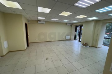 Фото №5: Торговое помещение 50 м² - Краснодар, мкр. Краевая Клиническая Больница, ул. 1 Мая, 186