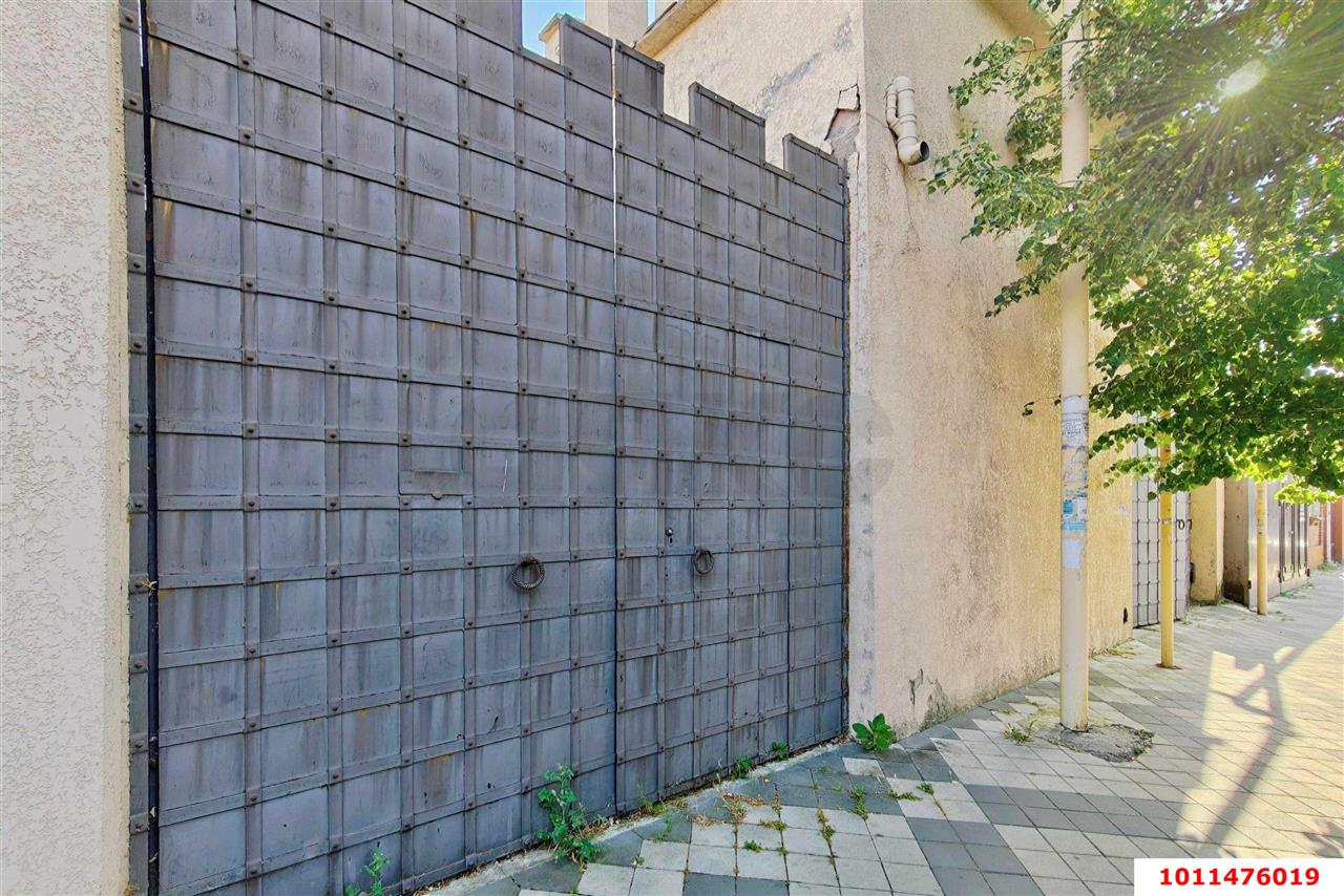 Фото №25: Отдельное здание <span class="whitespace-nowrap">675 м²</span>, <span class="whitespace-nowrap">1/2 эт.</span> - Краснодар, Западный внутригородской округ, мкр. Центральный, ул. Будённого, 120