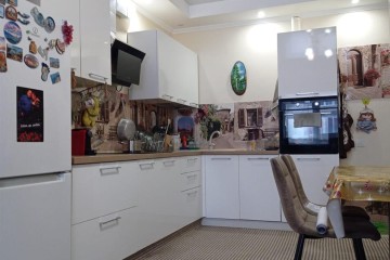 Фото №1: 1-комнатная квартира 50 м² - Краснодар, мкр. Музыкальный, ул. Рахманинова, 28