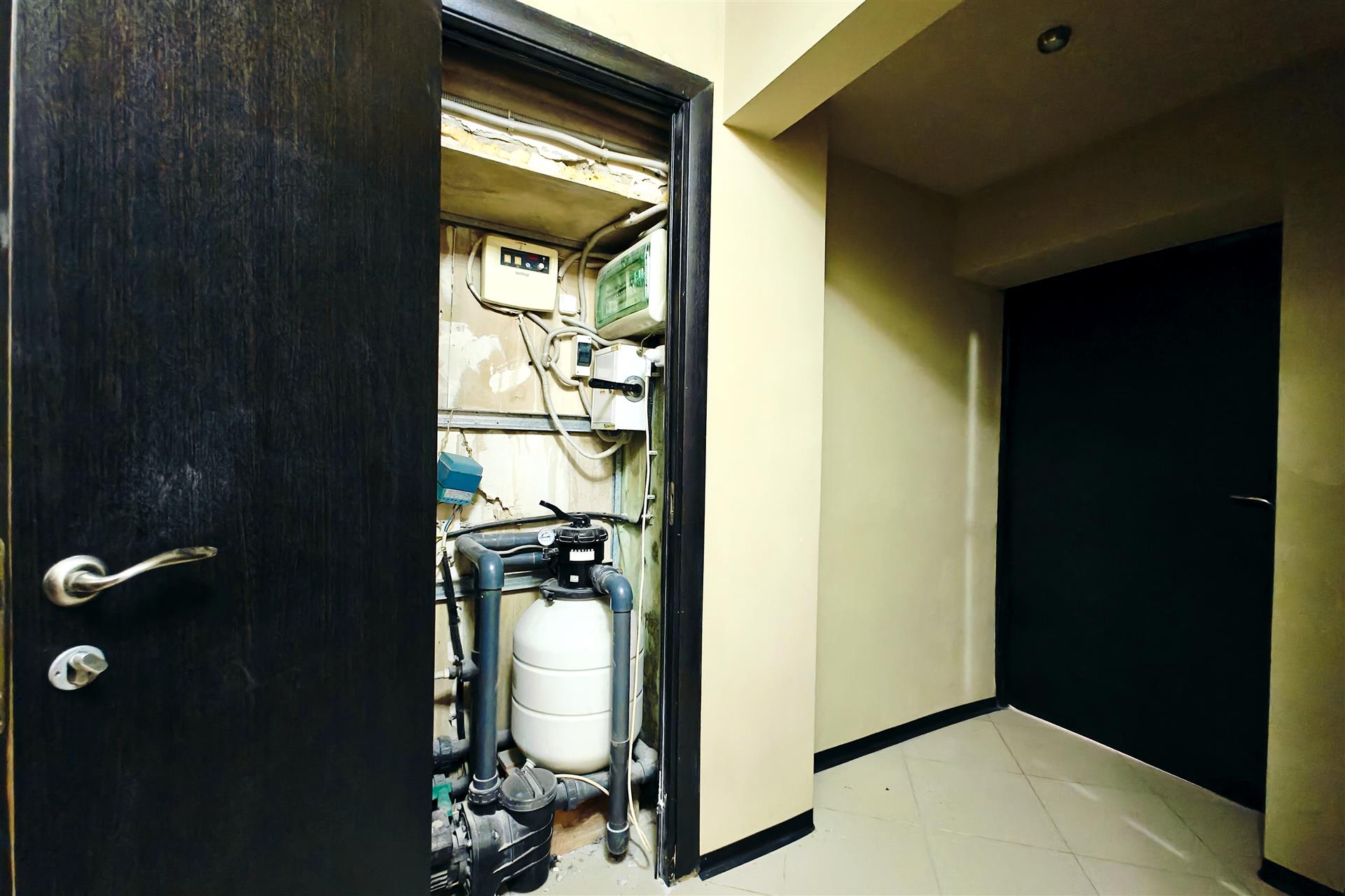 Фото №15: Коммерция 93 м² - Краснодар, Прикубанский внутригородской округ, мкр. Юбилейный, ул. Алма-Атинская, 57