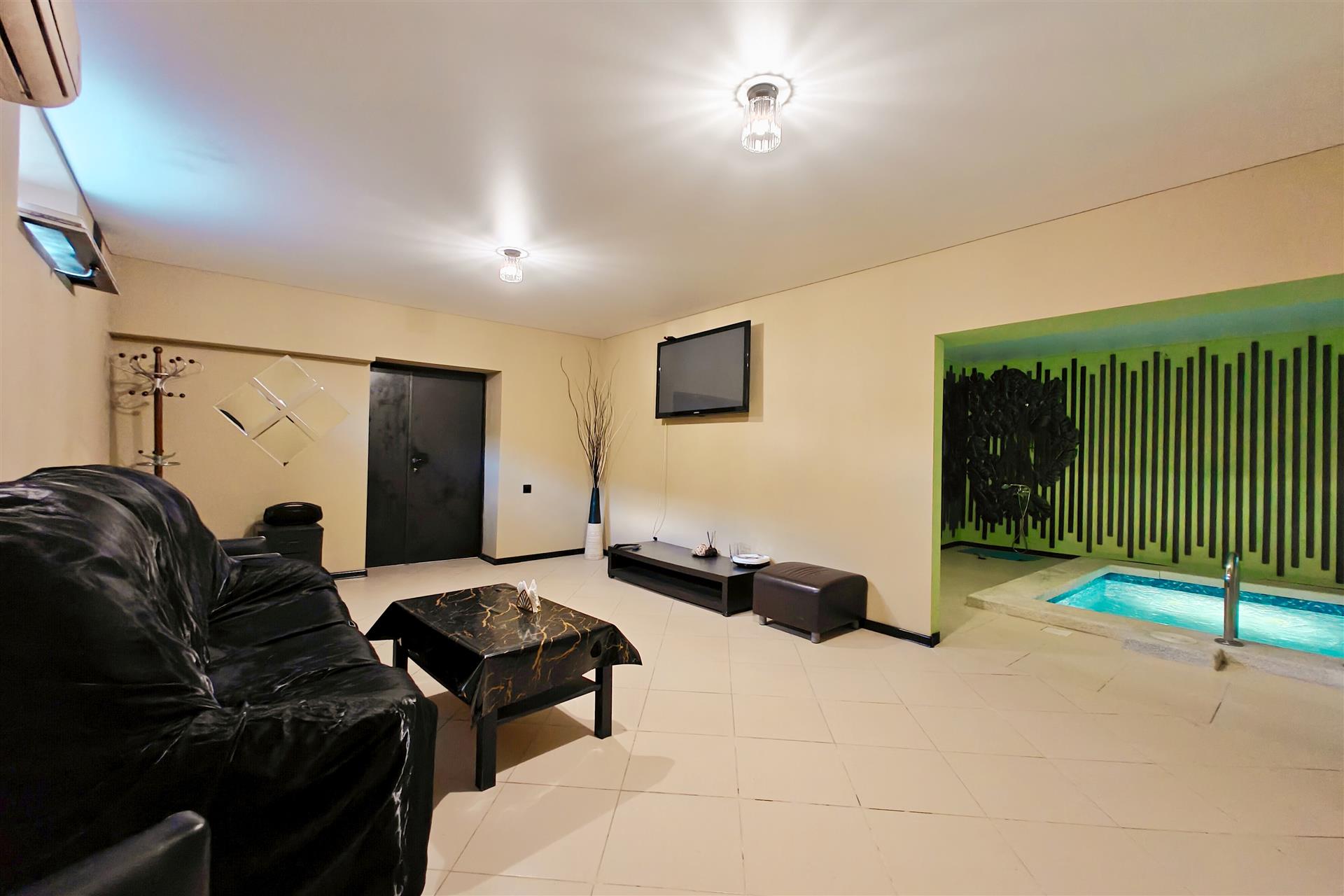 Фото №8: Коммерция 93 м² - Краснодар, Прикубанский внутригородской округ, мкр. Юбилейный, ул. Алма-Атинская, 57