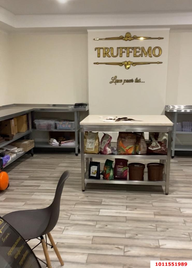 Фото №3: Коммерция 35 м² - Краснодар, мкр. Западный внутригородской округ, ул. Красная, 143