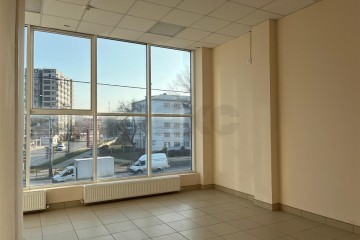 Фото №4: Торговое помещение 383 м² - Краснодар, ж/м Пашковский, ул. имени В.Н. Мачуги, 56