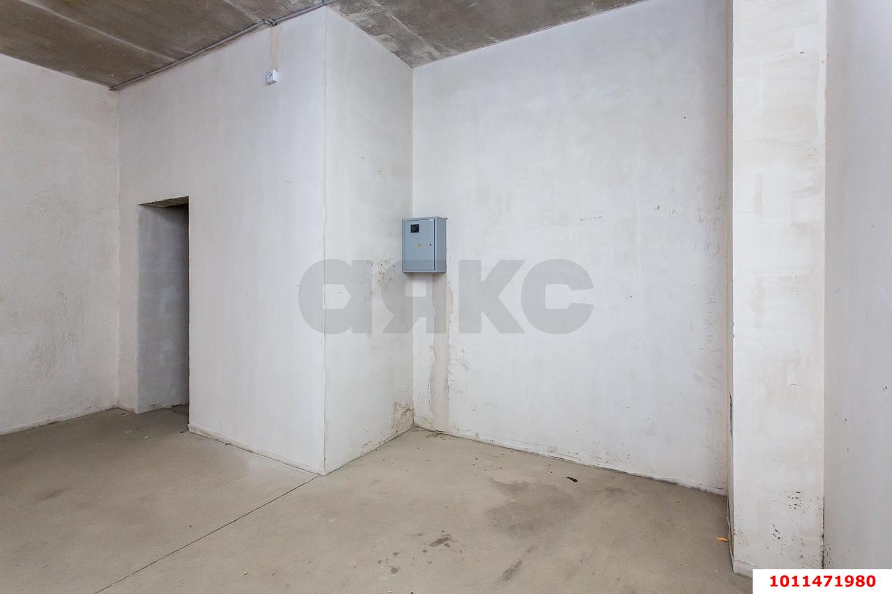 Фото №8: Торговое помещение 31 м² - Краснодар, имени Петра Метальникова, ул. Петра Метальникова, 38