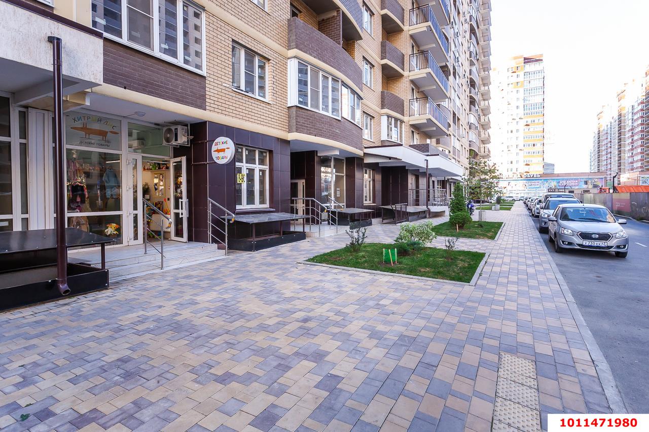 Фото №1: Торговое помещение 31 м² - Краснодар, имени Петра Метальникова, ул. Петра Метальникова, 38